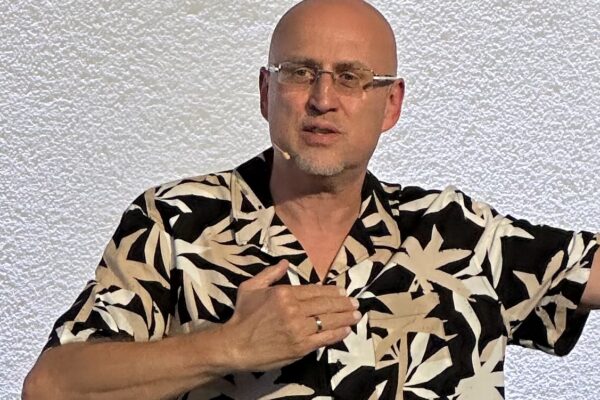 Pastor Micha Siebeneich